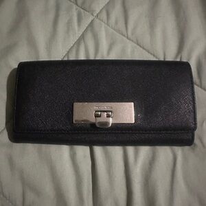Black Michael Kors Wallet!